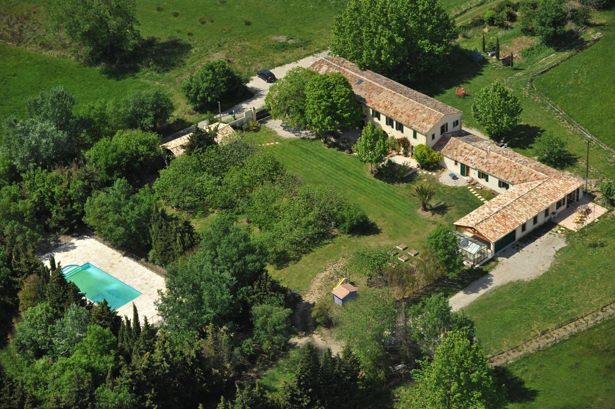 Gites Domaine Des Machottes Grans Exterior foto