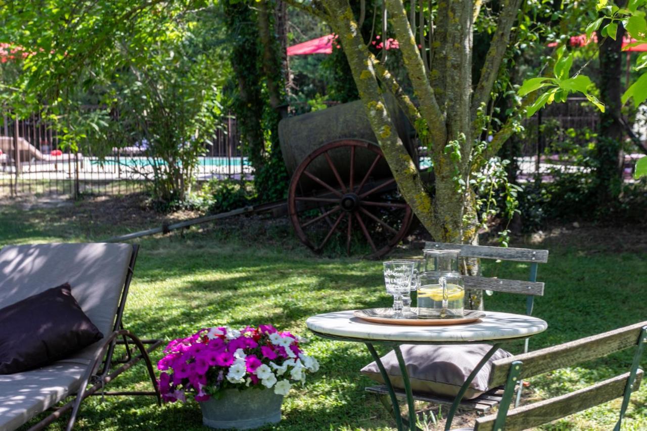 Gites Domaine Des Machottes Grans Exterior foto